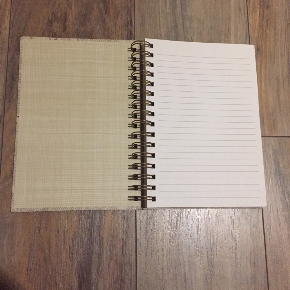 Notebook - Picture 4 of 5